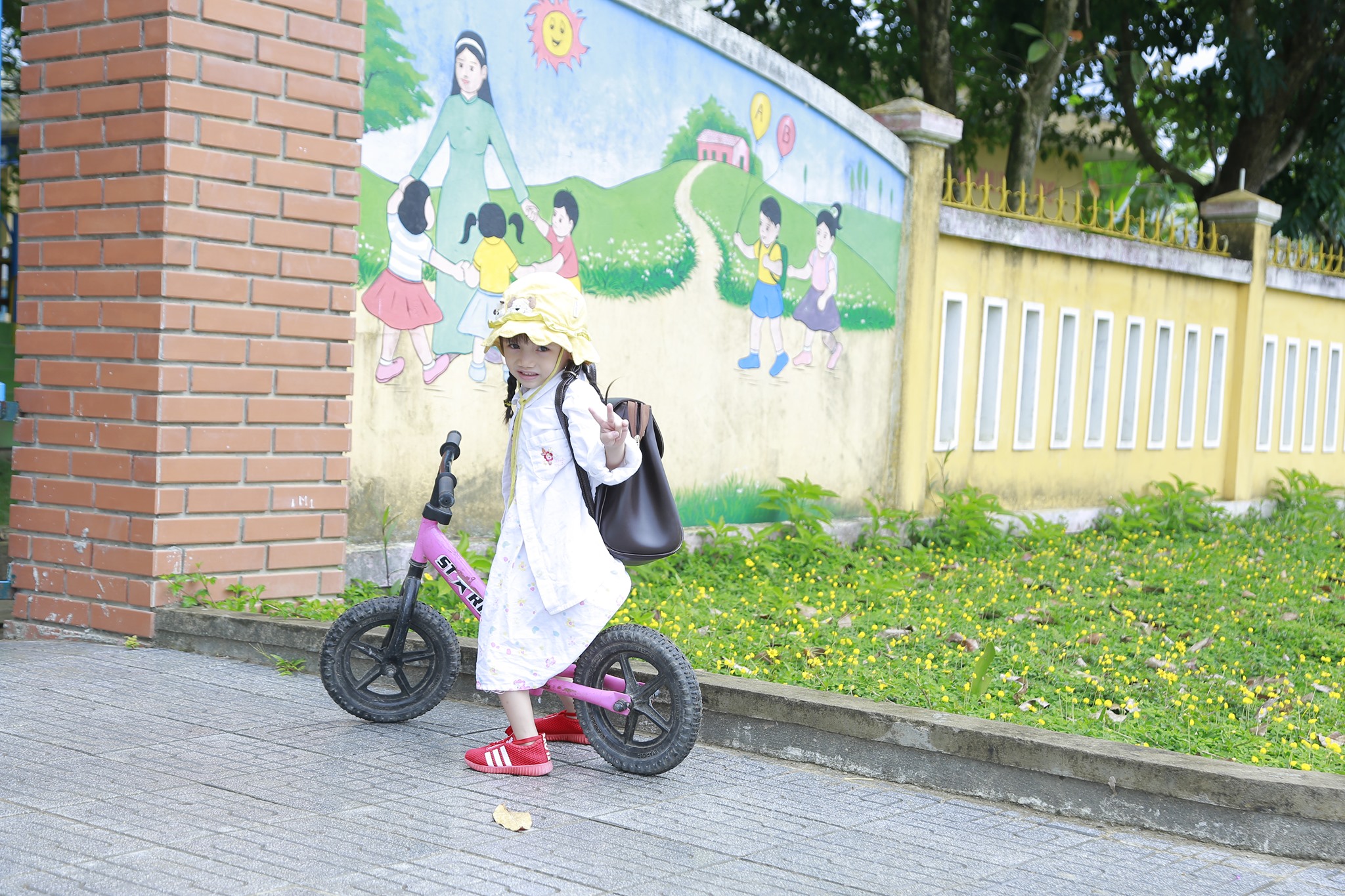 Bé Đặng Hoàng Bình Nhi