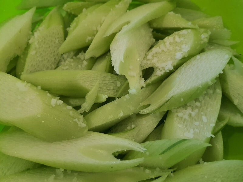 Ăn dọc mùng hỗ trợ giải nhiệt cơ thể. (Ảnh: Sưu tầm Internet)