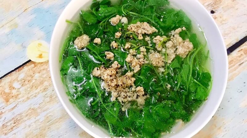Canh rau má nấu thịt với nhiều dinh dưỡng. (Ảnh: Sưu tầm Internet)