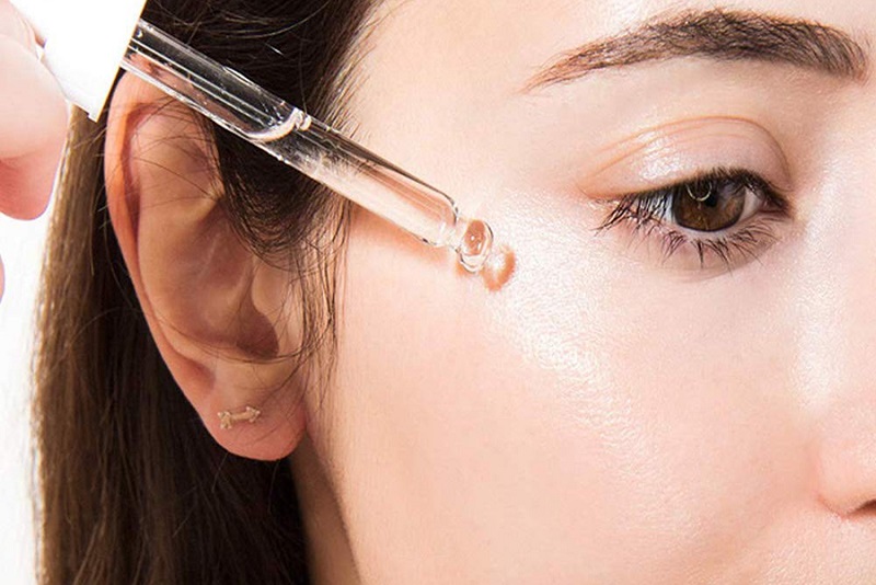 Sự kết hợp giữa vitamin B5 và Niacinamide đem lại làn da tươi trẻ. (Ảnh: Sưu tầm Internet)