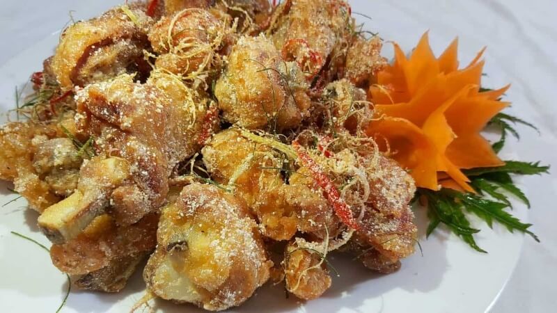 Gà rang muối hợp miệng để thay đổi khẩu vị. (Ảnh: Sưu tầm Internet)