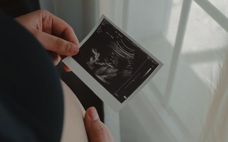 Phương pháp chọc ối giúp tầm soát dị tật thai nhi (Ảnh: Sưu tầm Internet)