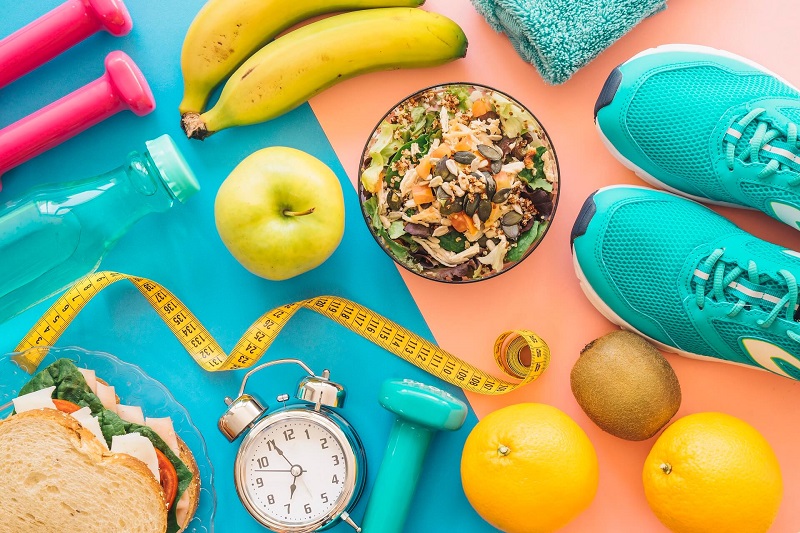 Nên kết hợp ăn trái cây trước và sau khoảng thời gian luyện tập. (Ảnh: Sưu tầm Internet)