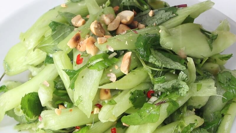 Gỏi dọc mùng thanh mát cho những ngày nóng. (Ảnh: Sưu tầm Internet)