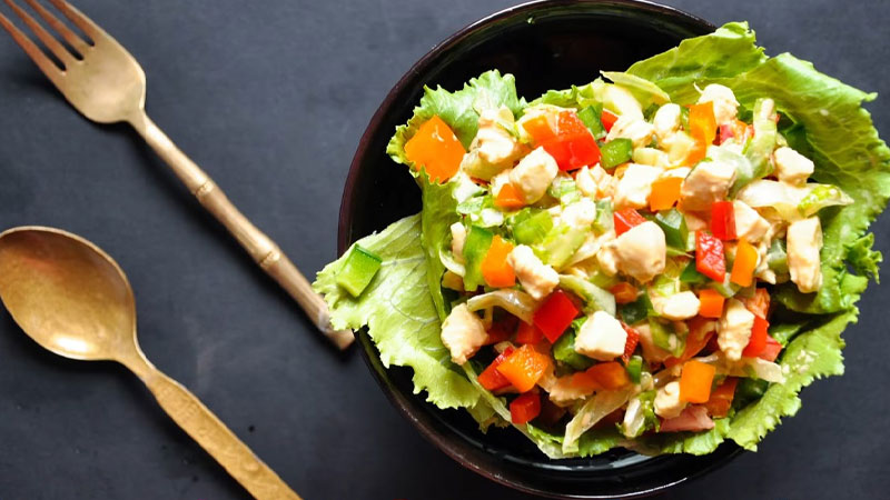 Món ăn salad giúp cung cấp nguyên vẹn các chất dinh dưỡng. (Ảnh: Sưu tầm Internet)