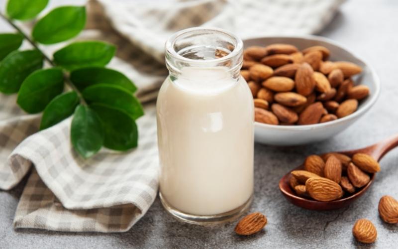 Những lợi ích tuyệt vời khi uống sữa mỗi ngày. (Ảnh: Sưu tầm Internet)