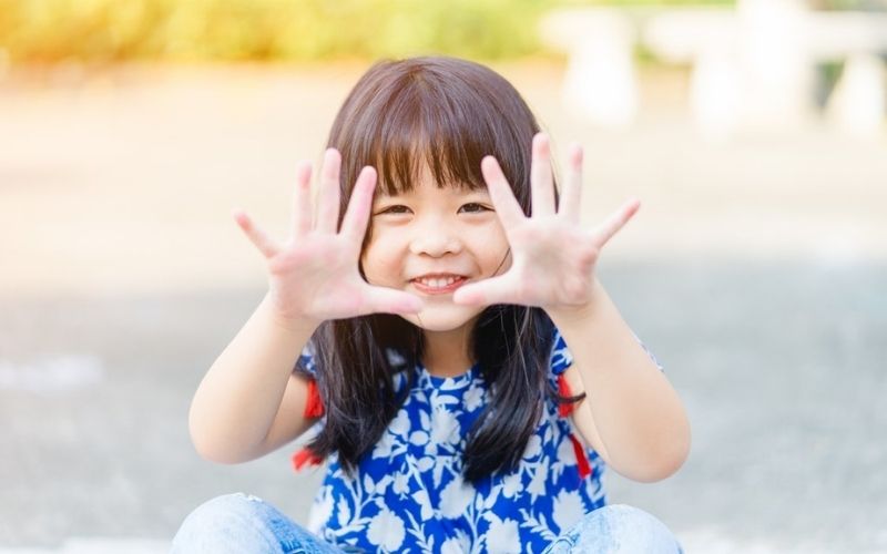 4 tuổi là độ tuổi thích hợp để bắt đầu học chữ. (Ảnh: Sưu tầm Internet)