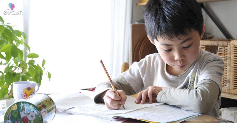 Có nên dạy học tiếng Việt cho trẻ 5 tuổi. (Ảnh: Sưu tầm internet?)