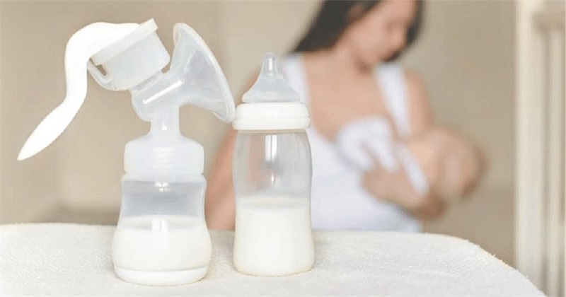 Sau khi sinh được 1 tuần đầu sữa sẽ không về kịp hoặc rất ít (Ảnh: Sưu tầm Internet)