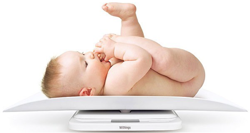 Mỗi tuần bé sơ sinh sẽ tăng từ 0.25 - 0.3kg. (Ảnh: Sưu tầm internet)