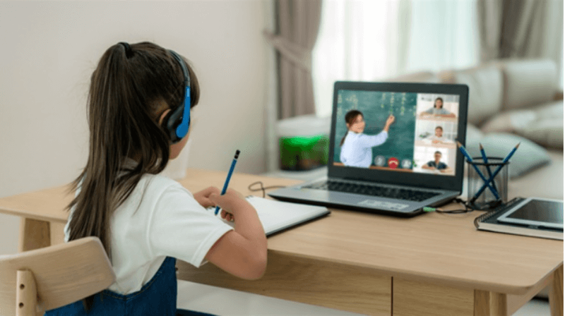 Ưu điểm khi học toán online là gì? (Nguồn ảnh: Sưu tầm internet)