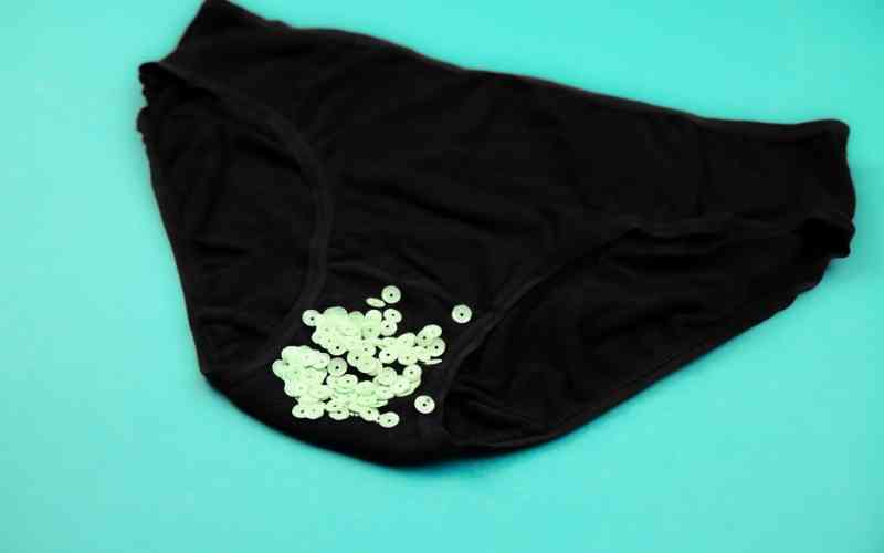 Khí hư bắt đầu xuất hiện ở tuổi dậy thì đến khi mãn kinh. (Ảnh: Sưu tầm Internet)