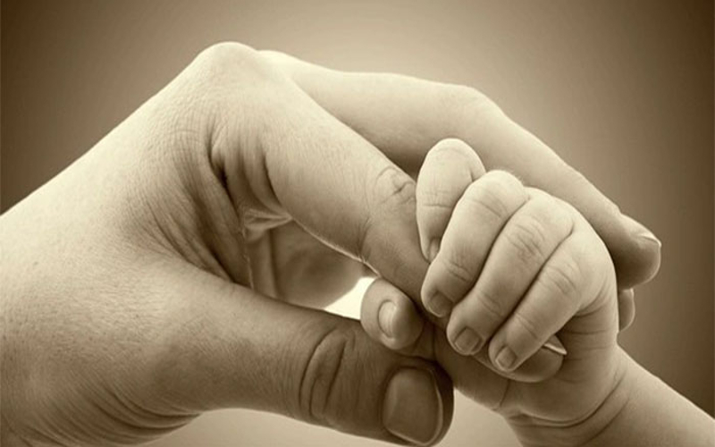 Đọc thơ thai giáo giúp tăng gắn kết tình mẫu tử. (Ảnh: Sưu tầm Internet)