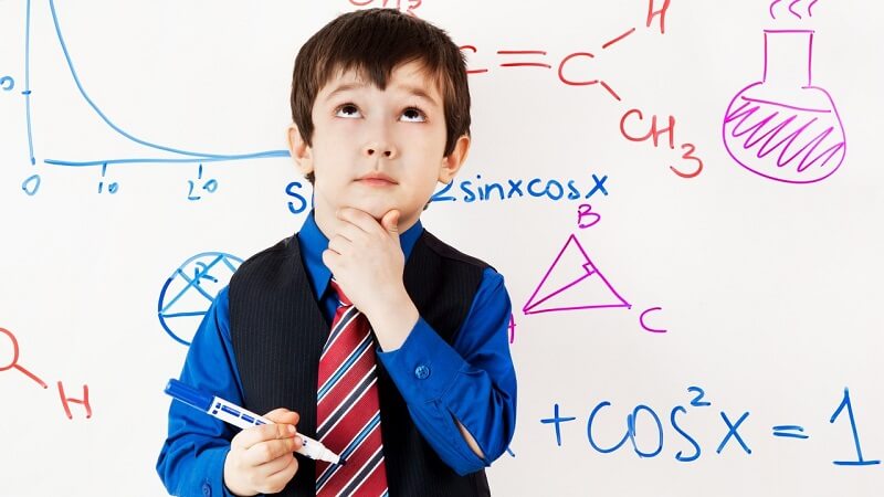 Trẻ tiếp xúc với toán tư duy. (Ảnh: Sưu tầm Internet)