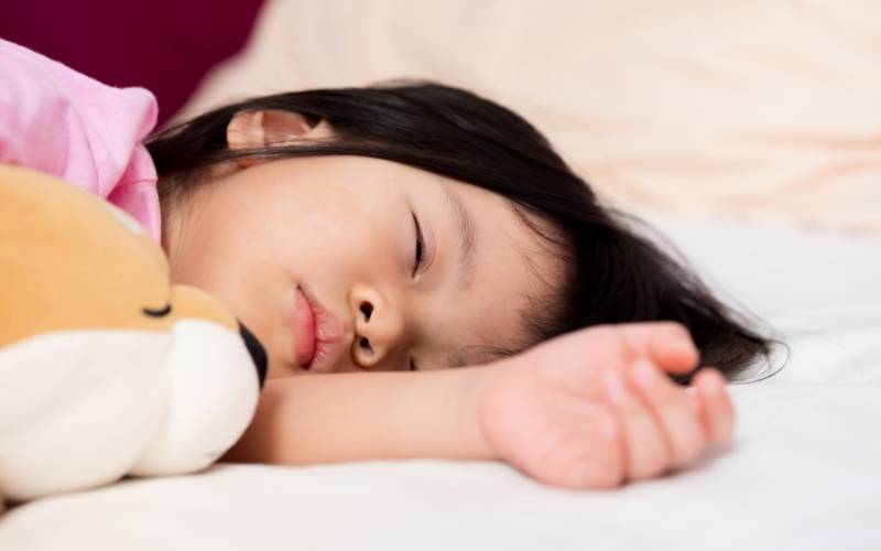 Giấc ngủ cực kỳ quan trọng đối với trẻ em. (Ảnh: Sưu tầm Internet)