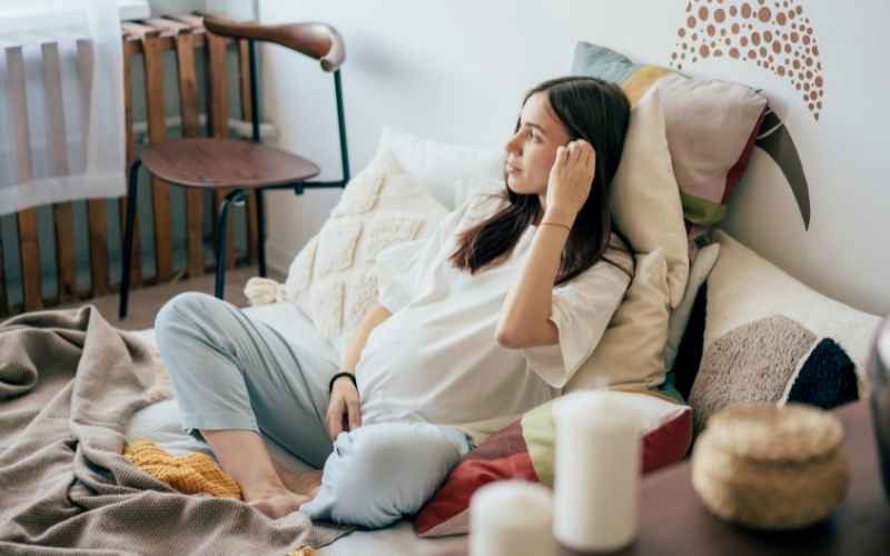 Có nhiều vấn đề khiến mẹ bầu 6 tháng bị mất ngủ. (Ảnh: Sưu tầm Internet)