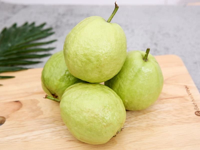 Tìm hiểu hàm lượng vitamin C có trong ổi. (Ảnh: Sưu tầm Internet)