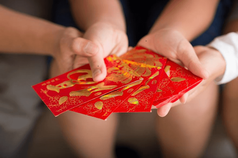 Những chuyện vui ngày Tết: Mừng tuổi. (Ảnh: Sưu tầm Internet)