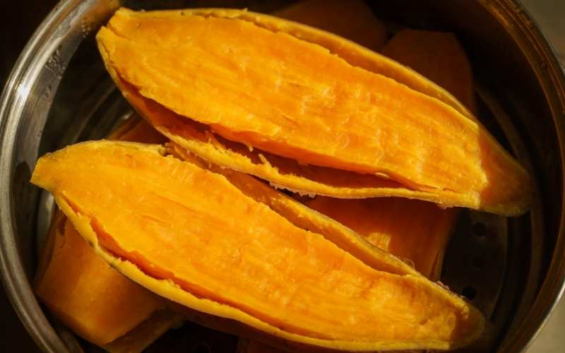 Luộc, hấp và nướng khoai lang là cách bảo toàn dinh dưỡng tốt nhất. (Ảnh: Sưu tầm Internet)