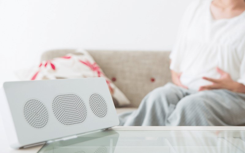 Chỉ nên nghe nhạc với âm lượng vừa đủ. (Ảnh: Sưu tầm Internet)