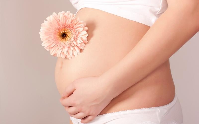 Quyết định sinh con khi mang thai ngoài ý muốn. (Ảnh: Sưu tầm Internet)