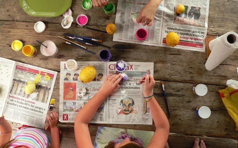 Nuôi dưỡng tinh thần nghệ thuật cho bé gái 10 tuổi từ sớm. (Ảnh: Sưu tầm Internet)