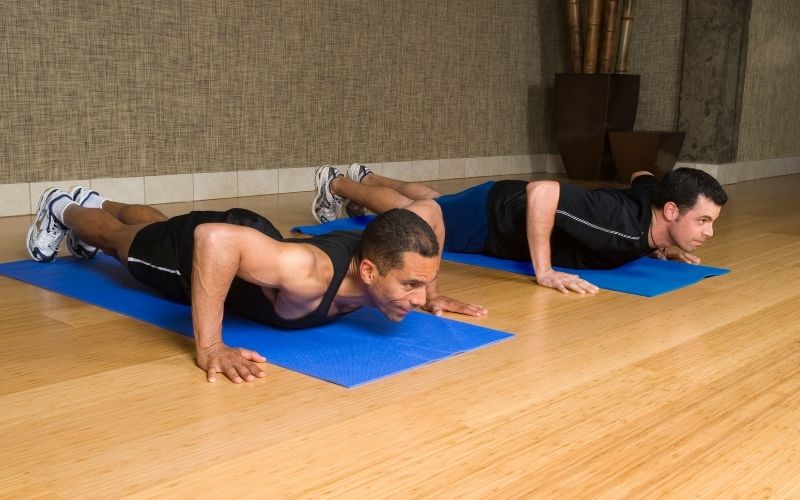 Chống đẩy giúp tăng cường sức khỏe cho vùng hạ bộ. (Ảnh: Sưu tầm Internet)