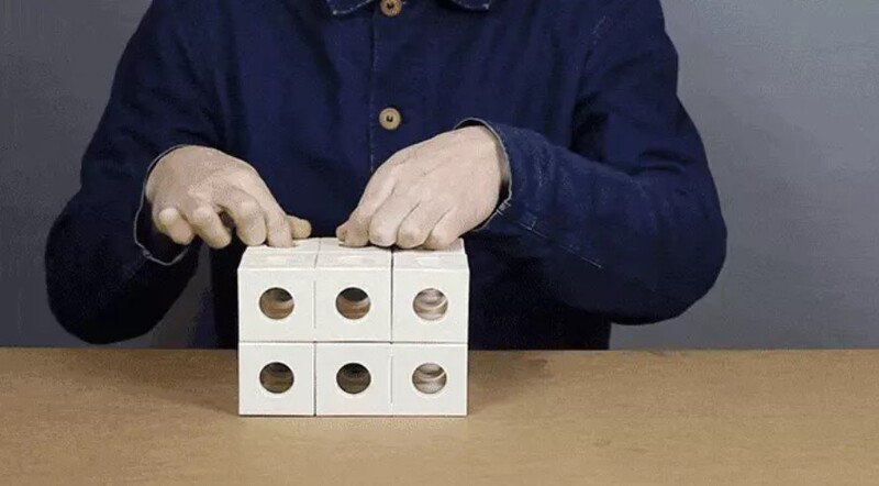 Cho con học về khối lập phương qua hình ảnh thực tế (Nguồn ảnh: Sưu tầm internet)