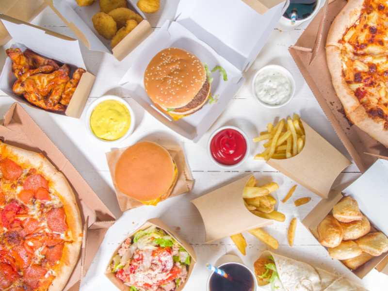 Đồ ăn nhanh thúc đẩy sưng viêm và làm giảm khả năng hồi phục (Ảnh: Sưu tầm internet)
