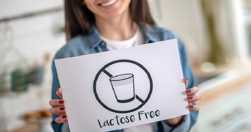 Dùng sữa Lactofree thay thế khi bé bất dung nạp với Lactose sữa mẹ (Ảnh: Sưu tầm Internet)