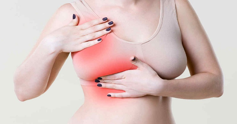 Khi ngực có dấu hiệu đỏ, thay đổi kích thước mẹ nên đi thăm khám ngay (Ảnh: Sưu tầm Internet)