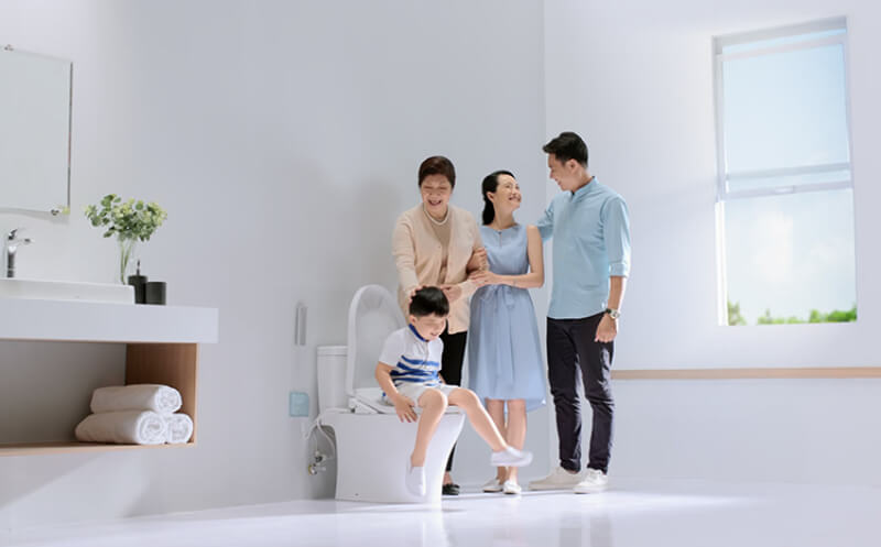 Hãy hướng dẫn con đi vệ sinh đúng nơi quy định. (Ảnh: Sưu tầm Internet)