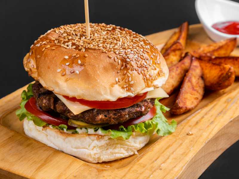 Thức ăn nhanh có khả năng thúc đẩy sưng viêm và làm giảm khả năng hồi phục (Ảnh: sưu tầm internet)