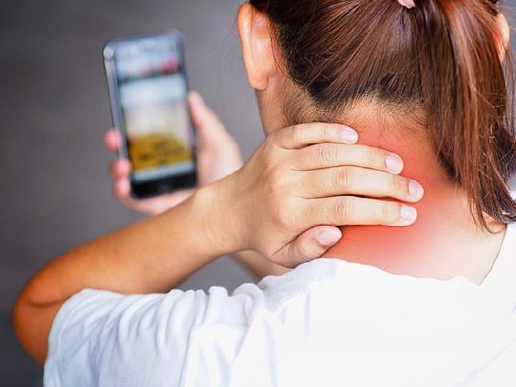 Cách giảm đau cổ hiệu quả cho thai phụ. (Ảnh: Sưu tầm Internet)