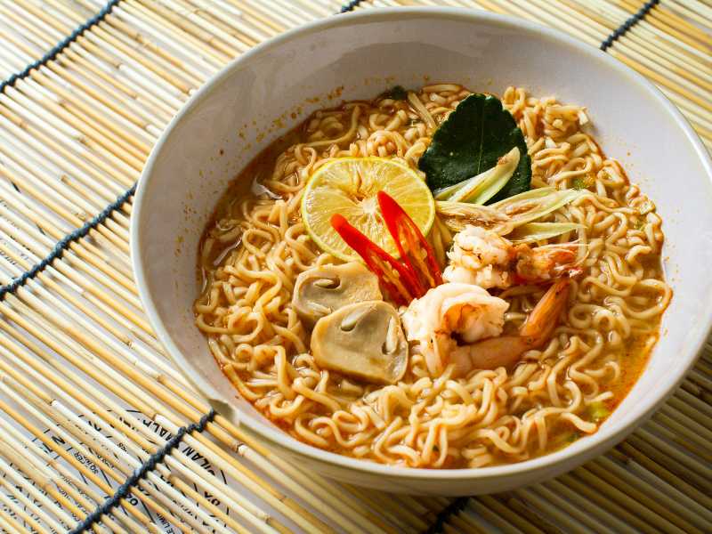 Đồ ăn cay nóng gây mưng mủ và khiến vết thương lâu lành hơn bình thường (Ảnh: sưu tầm internet)