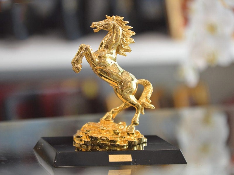 Vật phẩm phong thủy được nhiều người ưa chuộng tặng nhân dịp ngày của phái mạnh. (Ảnh: Sưu tầm Internet)