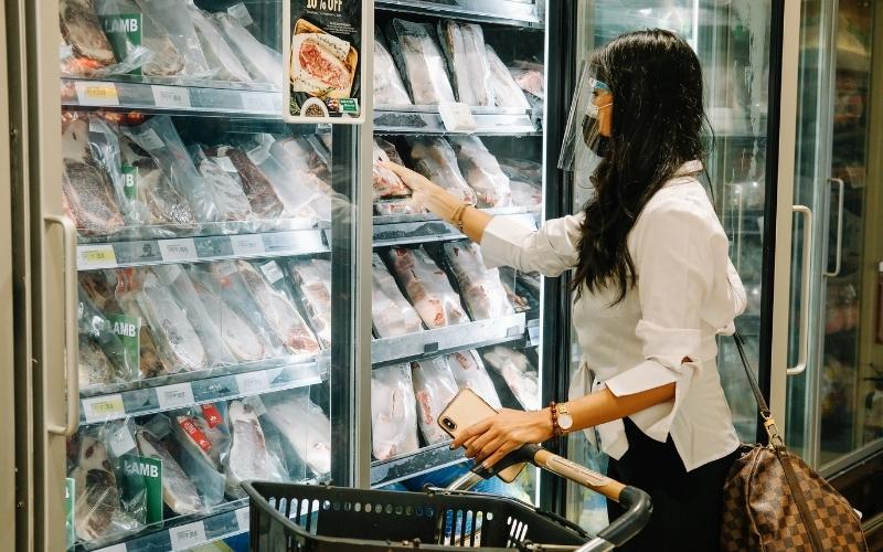 Tìm hiểu nguồn gốc xuất xứ của sản phẩm trước khi mua. (Ảnh: Sưu tầm Internet)