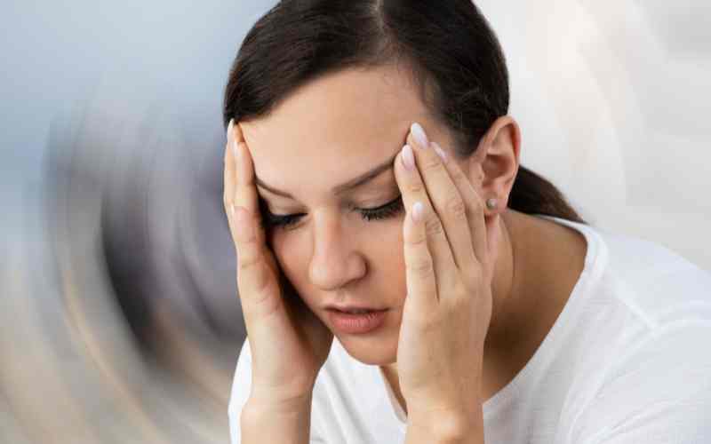 Bà bầu tháng cuối bị đau đầu chóng mặt có thể ảnh hưởng đến thai nhi. (Ảnh: Sưu tầm Internet)
