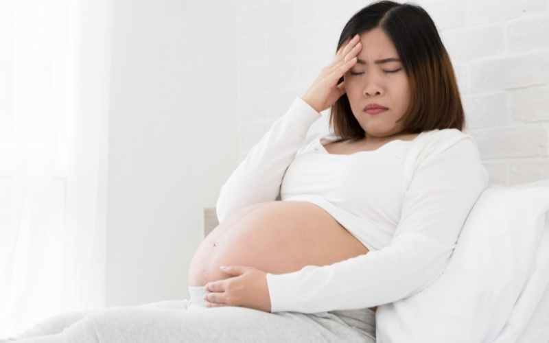 Bà bầu tháng cuối bị tiêu chảy nhiều dễ bị mất nước. (Ảnh: Sưu tầm Internet)