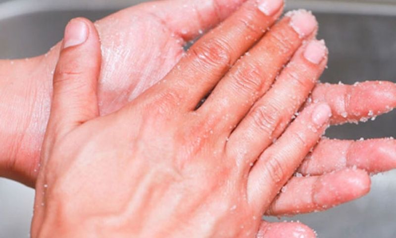 Muối có thể giúp loại bỏ keo 502 dưới da. (Ảnh: Nguồn Internet)