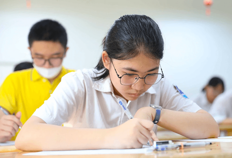 Các tác phẩm trọng điểm ôn thi lớp 10 môn văn. (Ảnh: Sưu tầm Internet)