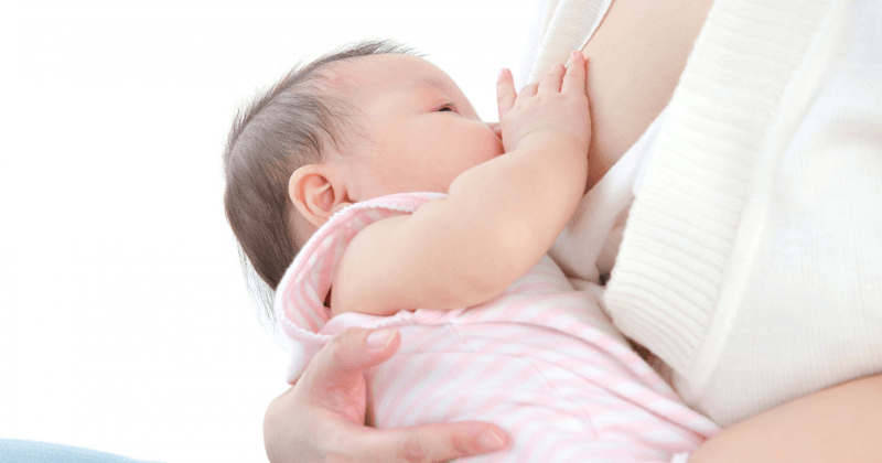 Cách cho con bú đúng khớp ngậm. (Ảnh: Sưu tầm Internet)