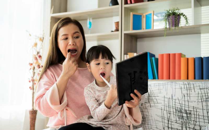 Hướng dẫn cách phát âm chữ ư đúng. (Ảnh: Sưu tầm Internet)