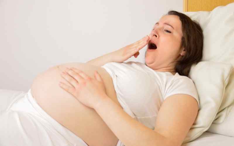 Bà bầu tháng thứ 7 thường cảm thấy mệt mỏi. (Ảnh: Sưu tầm Internet)