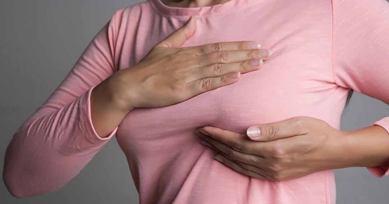 Tắc tia sữa là hiện tượng sữa mẹ bị ứ đọng không thể đẩy ra ngoài (Ảnh: Sưu tầm Internet)