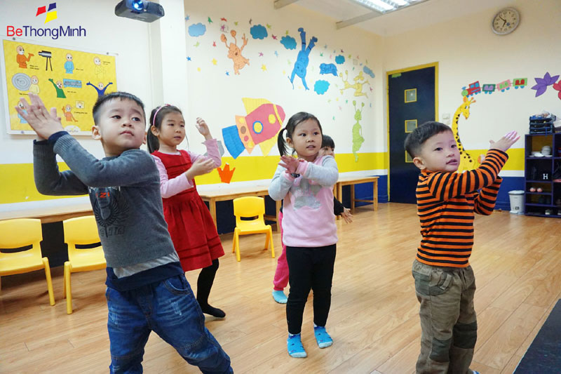 Sự kiện mới "Chơi game hàng tuần - Nhận quà hấp dẫn"