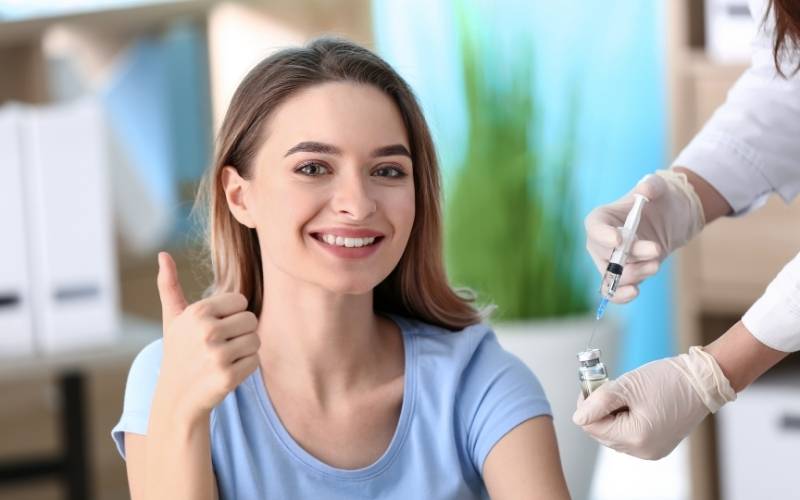 Tiêm vaccine phòng bệnh trước khi mang thai. (Ảnh: Sưu tầm Internet)