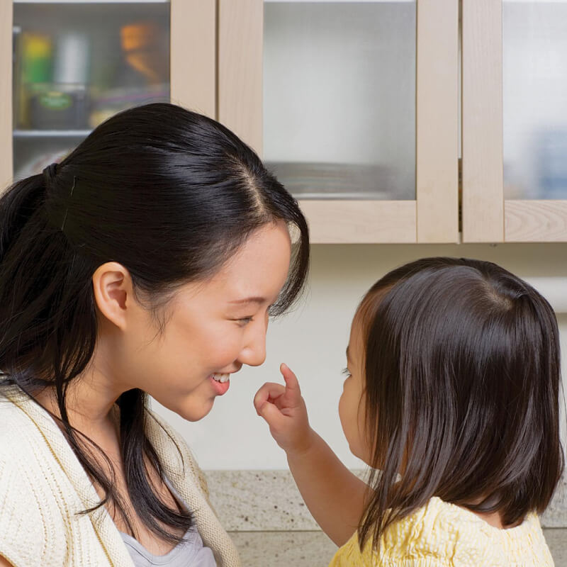 Trẻ không còn sử dụng câu 1 từ mà còn có thể dùng thêm nhiều dạng câu khác. (Ảnh: Sưu tầm Internet)