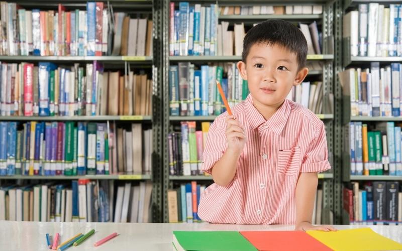 Dạy học tiếng Việt lớp 1 bao gồm học bảng chữ cái và đọc, viết. (Ảnh: Sưu tầm Internet)