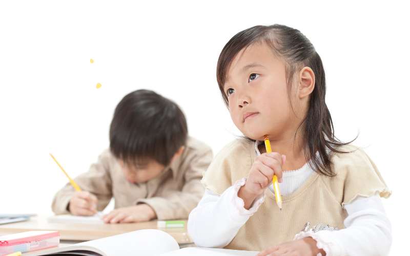Giải bài tập đọc: Dế mèn bênh vực kẻ yếu tiếng Việt lớp 4 tập 1 trang 5